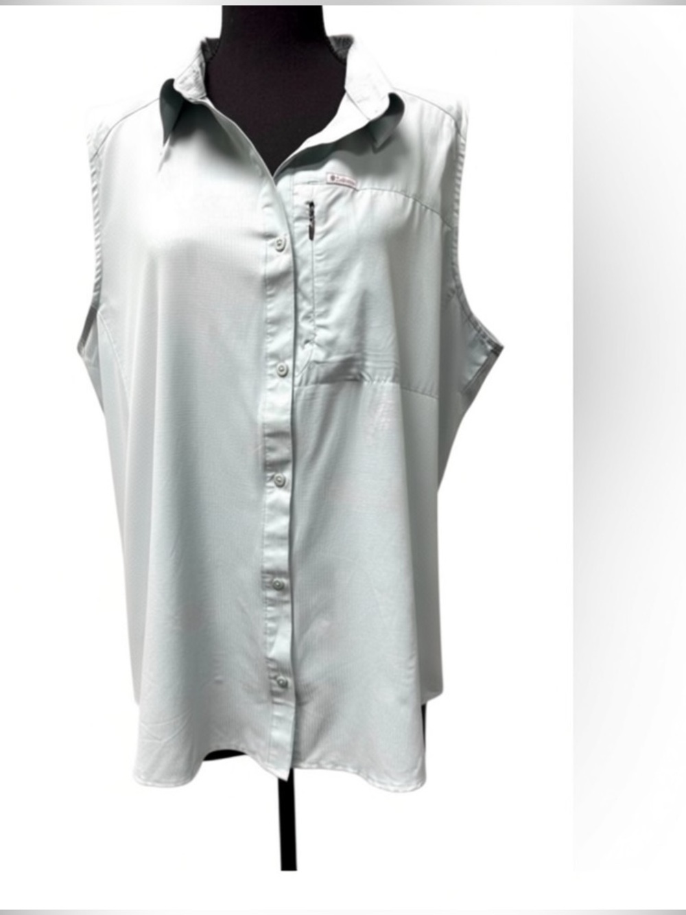 Columbia Sportswear Outdoor Sleeveless Button Down top, pocket and ventilation